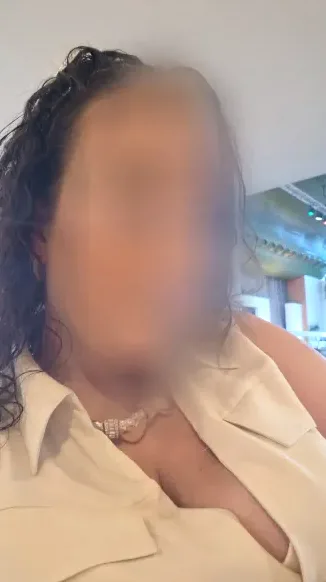 Alina, 39