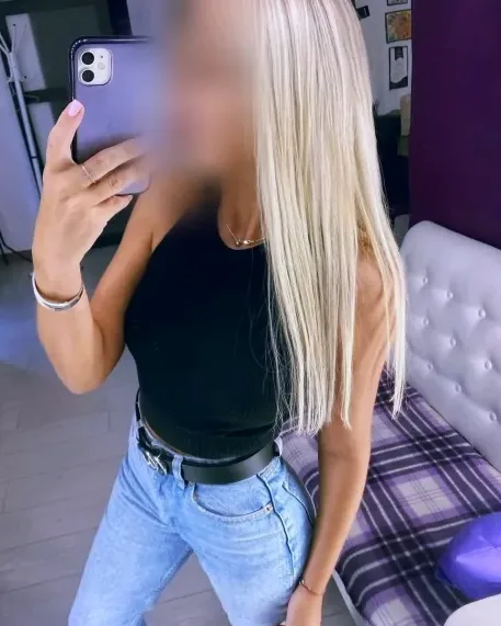 Emma, 33
