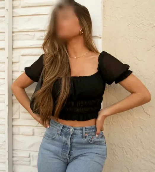 Eva, 34