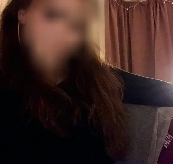 Fiona, 25