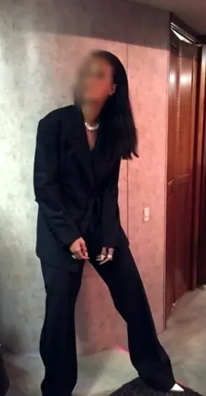 Helena, 23