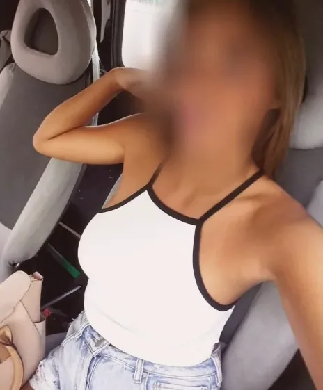 Ivana, 36