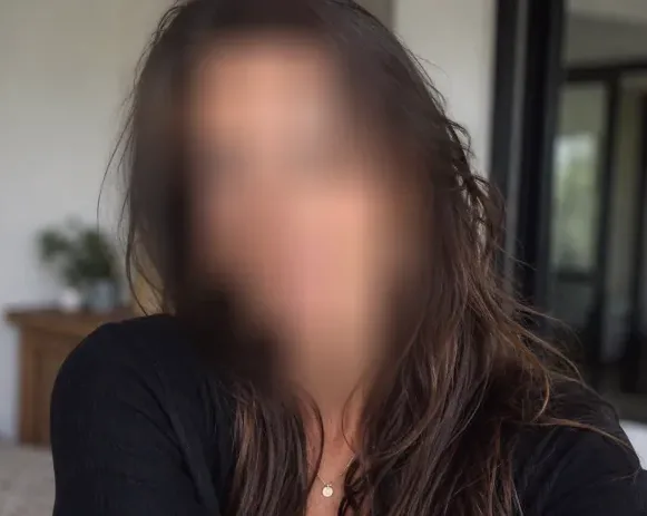 Jovana, 38