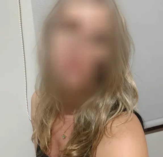 Karin, 36