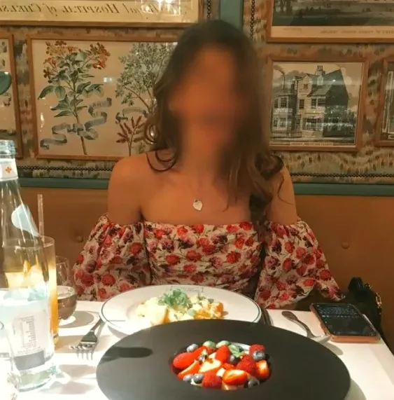 Mia, 20