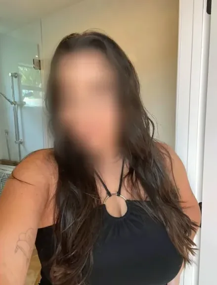 Sabine, 36