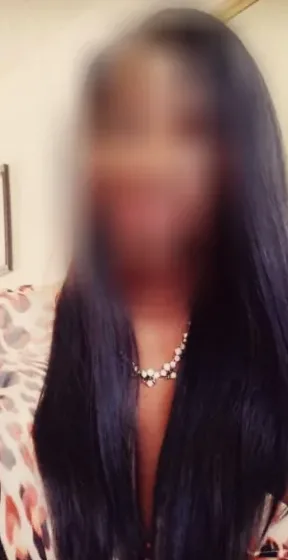 Sabrina, 39
